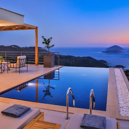 Pastoral Villa *